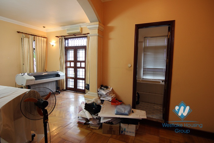 Nice and cozy house in Westlake area 